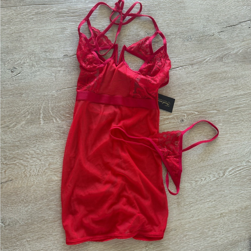 Fredericks Hollywood Elegant Red Lace Lingerie Set